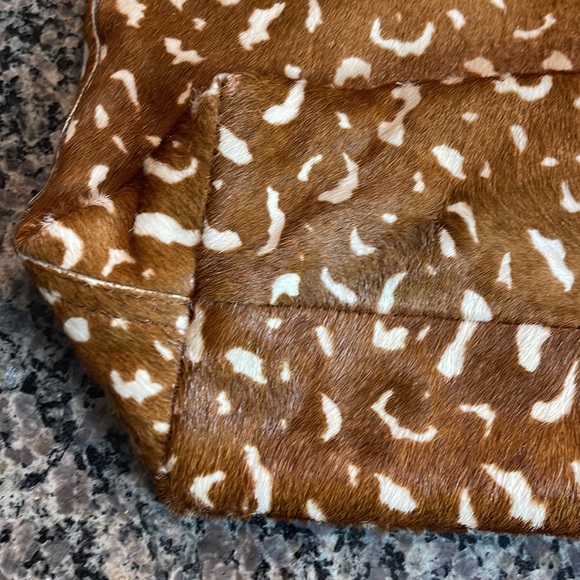 Madewell The Medium Transport Tote: Printed Calf Hair Edition Pecan - Picture 8 of 15